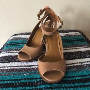 Lucky Brand Nude Wedges